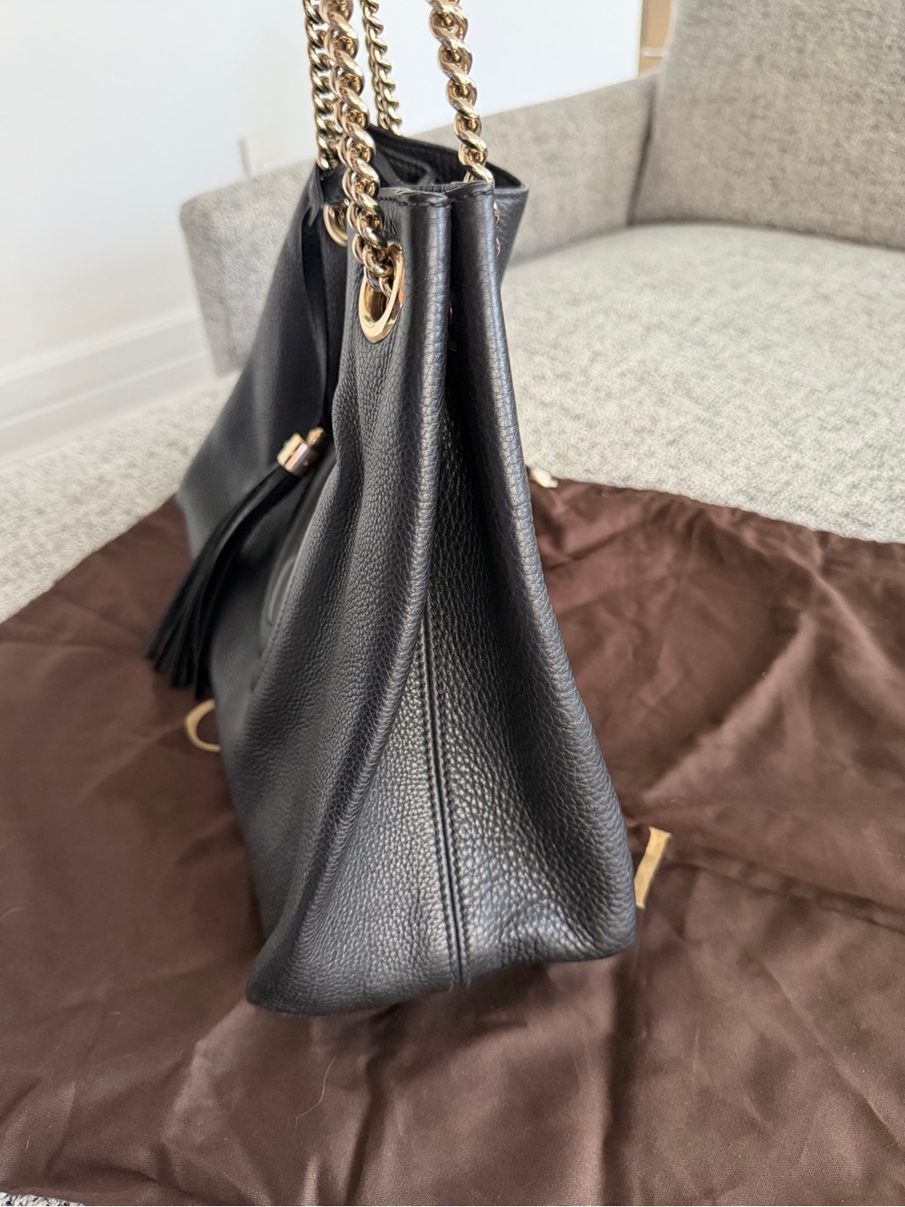 Gucci Black Soho Pebbled Leather Shoulder Bag with Gold Chain - Picture 7 of 9